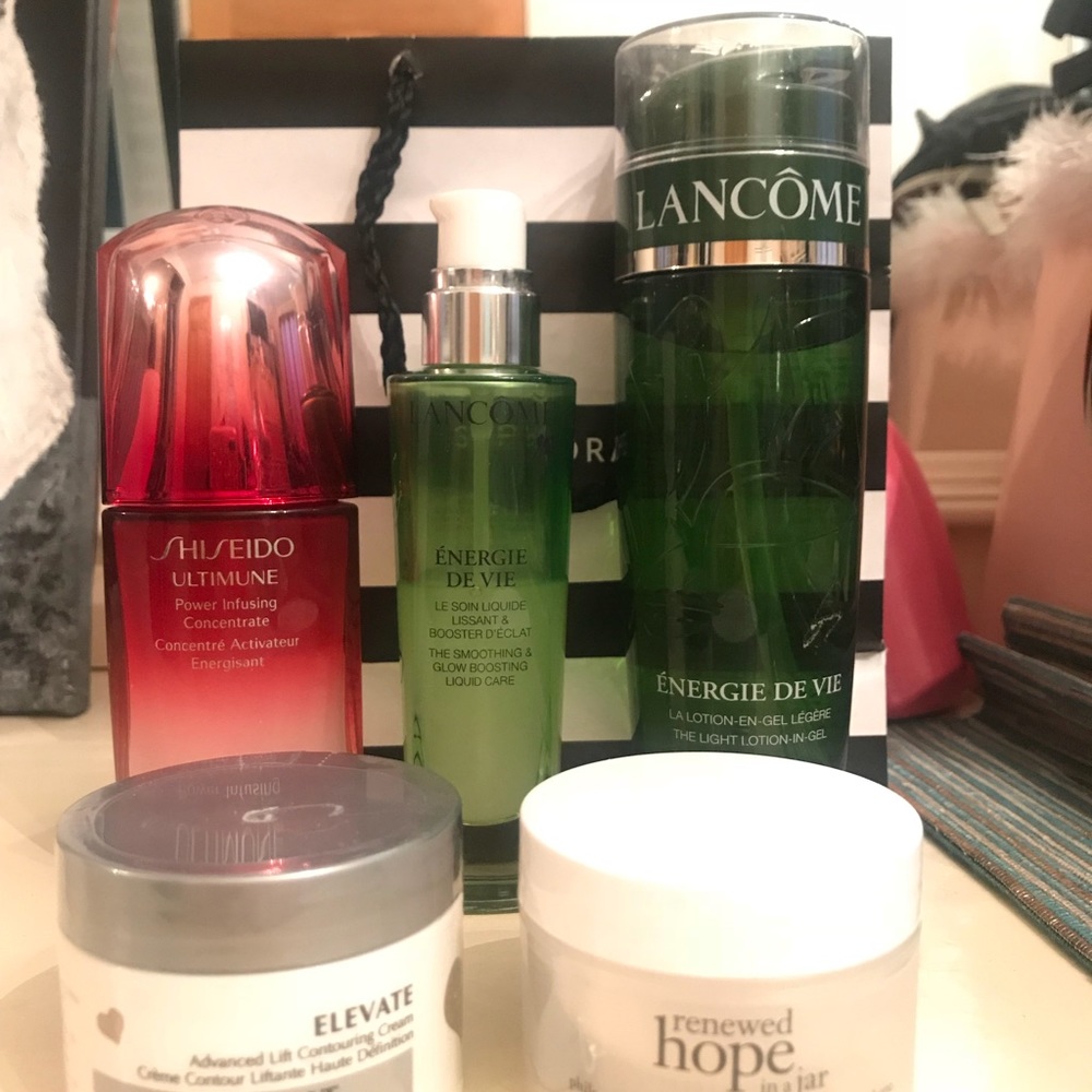 Fragrance and moisturizer bundle